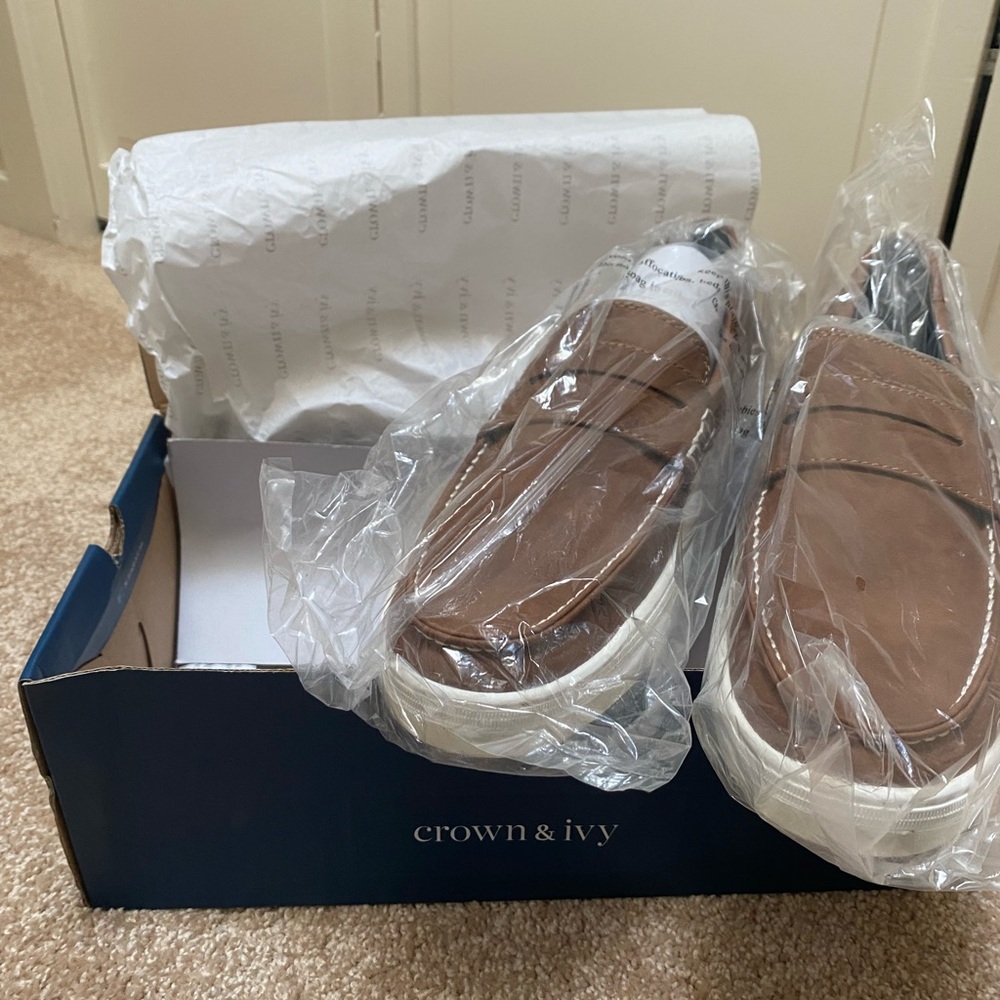 BRAND NEW Men's loafers Crown & Ivy